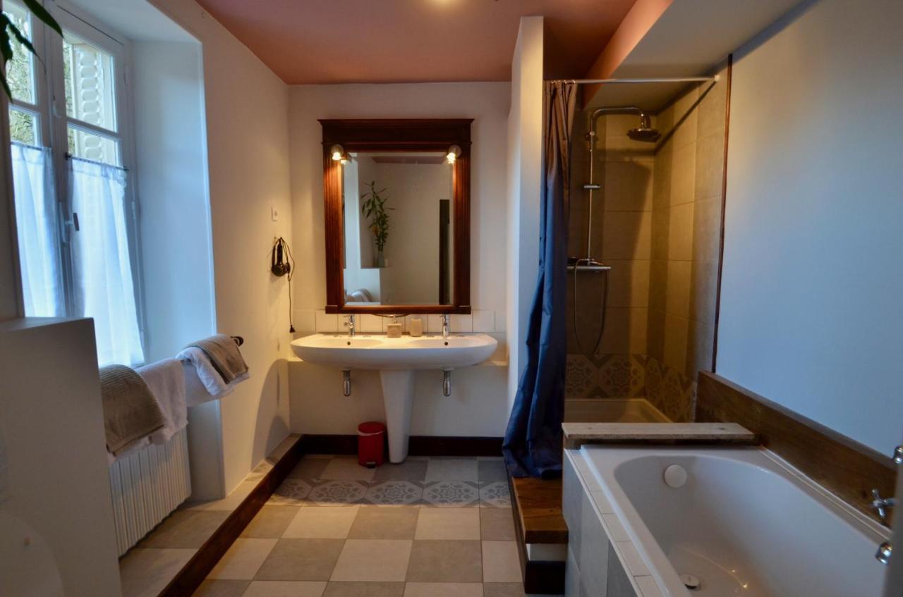 Chambres D'Hotes La Source Du Vallon Salles-la-Source Room photo
